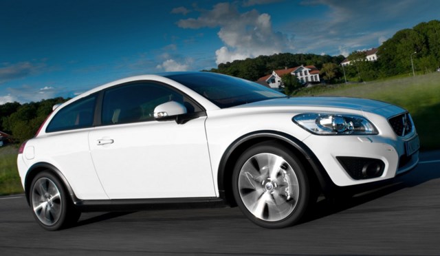Камеры заднего вида для автомобилей Volvo C30 Камеры заднего вида для автомобилей Volvo C30